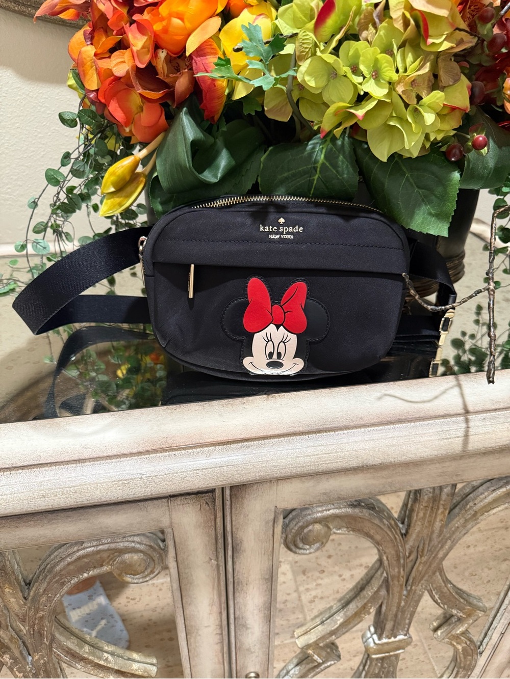 kate spade black Minnie Mouse crossbody belt bag with red bow